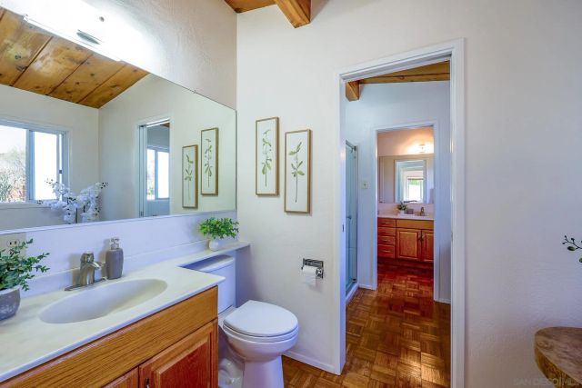 1642 York Dr, Vista, CA 92084