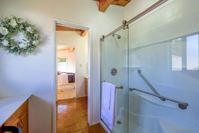 1642 York Dr, Vista, CA 92084