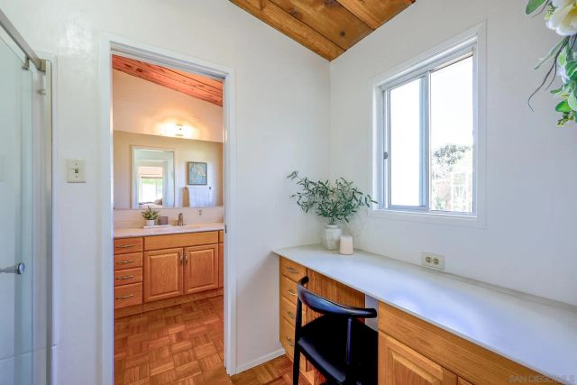 1642 York Dr, Vista, CA 92084