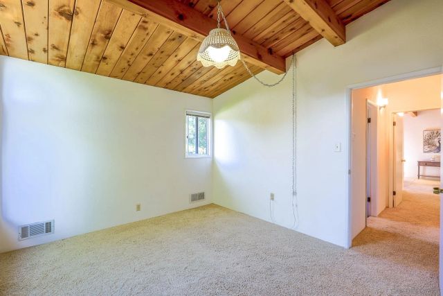 1642 York Dr, Vista, CA 92084