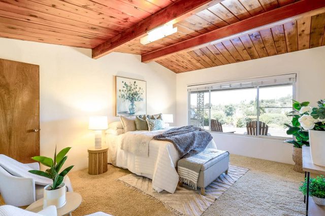 1642 York Dr, Vista, CA 92084