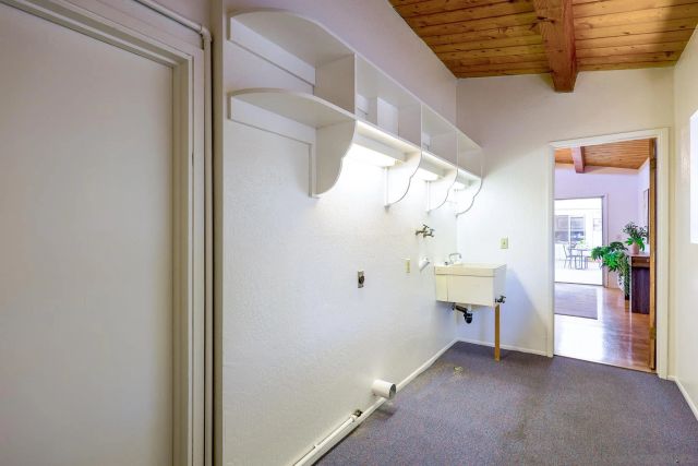 1642 York Dr, Vista, CA 92084