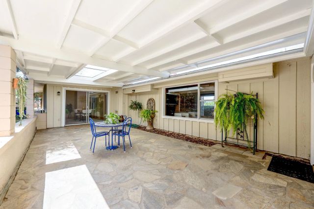 1642 York Dr, Vista, CA 92084