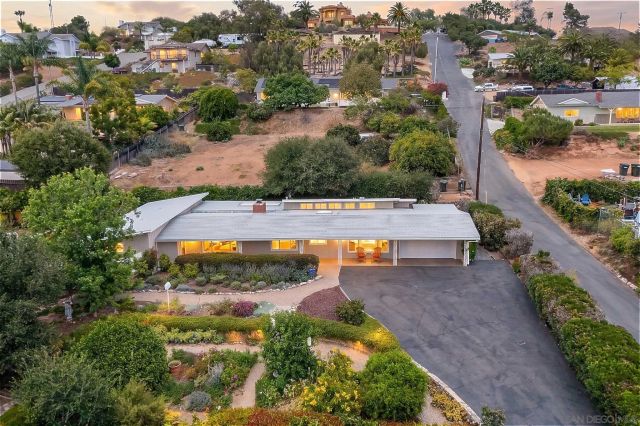 1642 York Dr, Vista, CA 92084