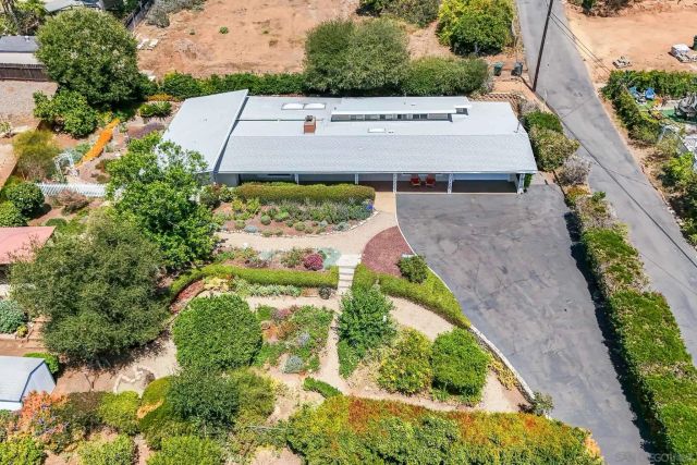 1642 York Dr, Vista, CA 92084