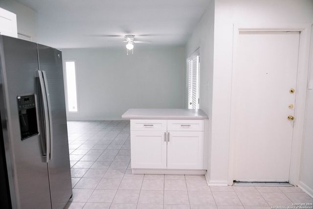 1379 Oblate Dr, San Antonio, TX 78216