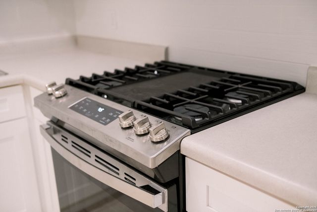 1379 Oblate Dr, San Antonio, TX 78216