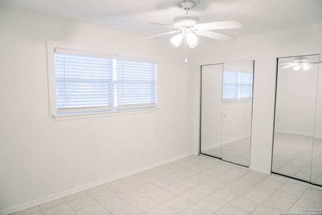 1379 Oblate Dr, San Antonio, TX 78216