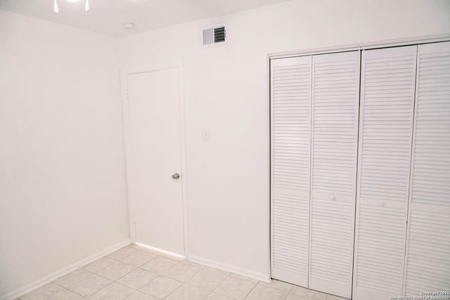 1379 Oblate Dr, San Antonio, TX 78216