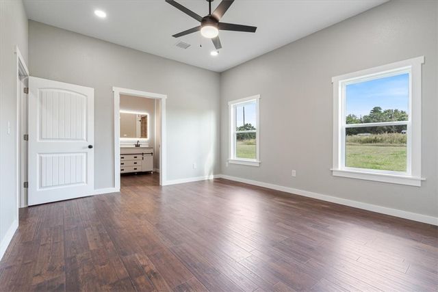 22372 North Road, Summers, AR 72769