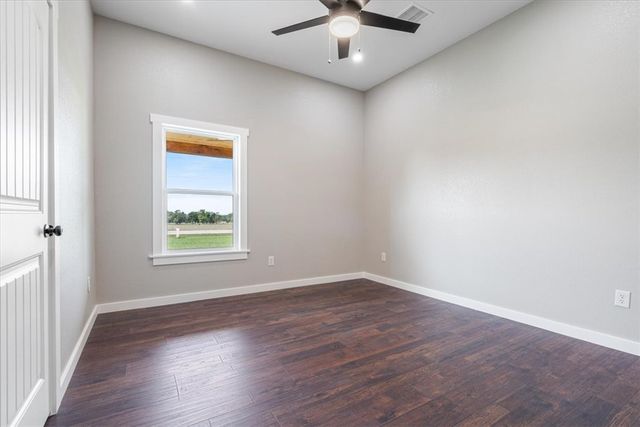 22372 North Road, Summers, AR 72769