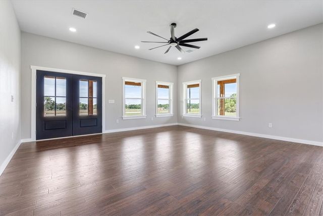 22372 North Road, Summers, AR 72769