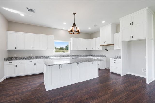 22372 North Road, Summers, AR 72769