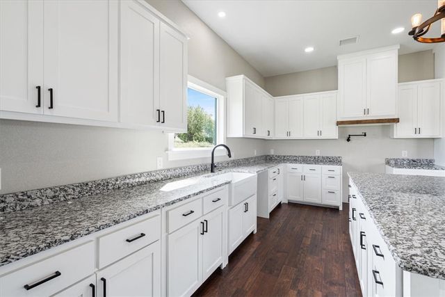 22372 North Road, Summers, AR 72769
