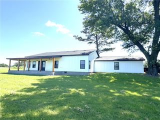 22372 North Road, Summers, AR 72769