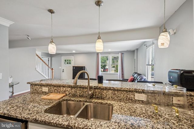 6715 WESTCOTT RD, Falls Church, VA 22042