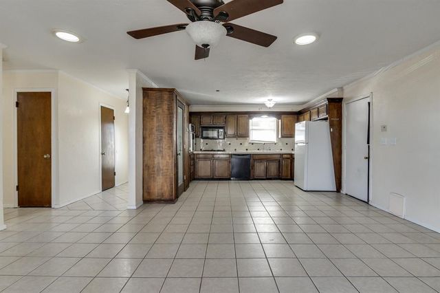 9617 NE 4th Street, Midwest City, OK 73130