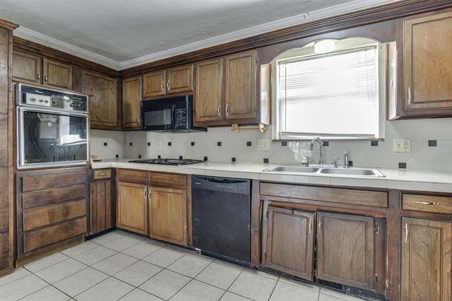 9617 NE 4th Street, Midwest City, OK 73130