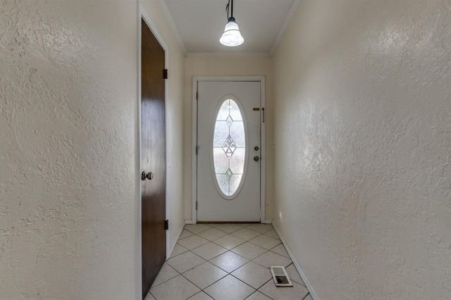 9617 NE 4th Street, Midwest City, OK 73130