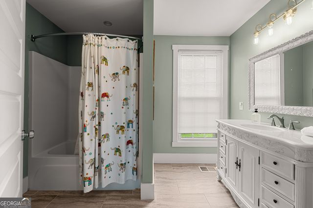 18 KELLOGG Pl, Newnan, GA 30263