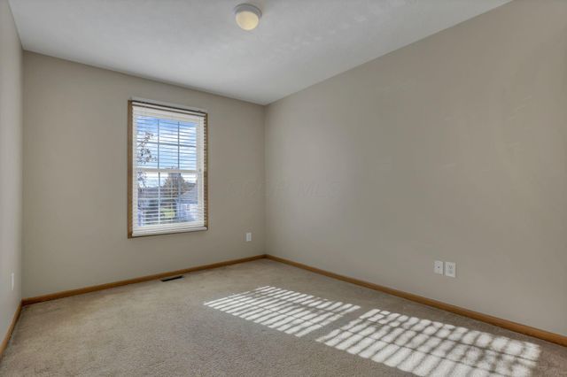 342 W Hunters Drive, Newark, OH 43055