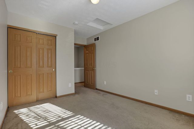 342 W Hunters Drive, Newark, OH 43055