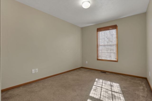 342 W Hunters Drive, Newark, OH 43055