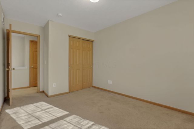 342 W Hunters Drive, Newark, OH 43055