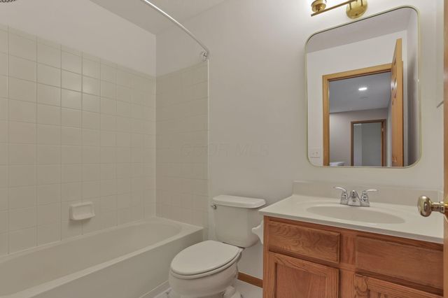 342 W Hunters Drive, Newark, OH 43055