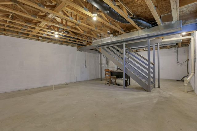 342 W Hunters Drive, Newark, OH 43055