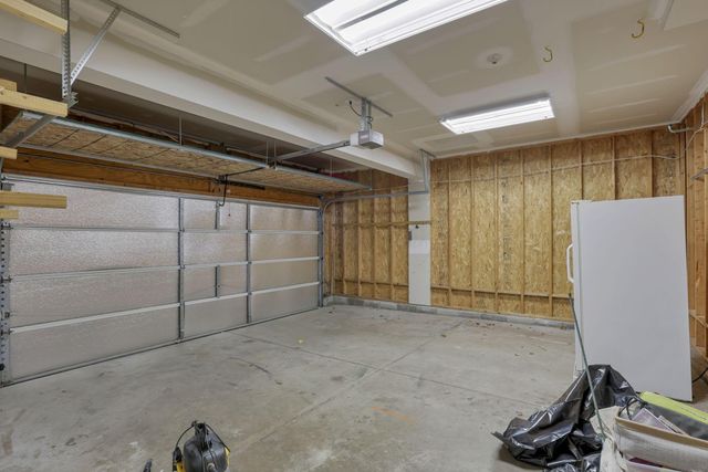 342 W Hunters Drive, Newark, OH 43055