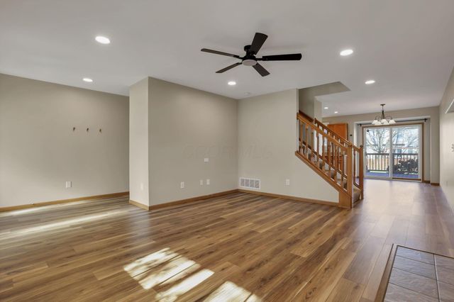 342 W Hunters Drive, Newark, OH 43055