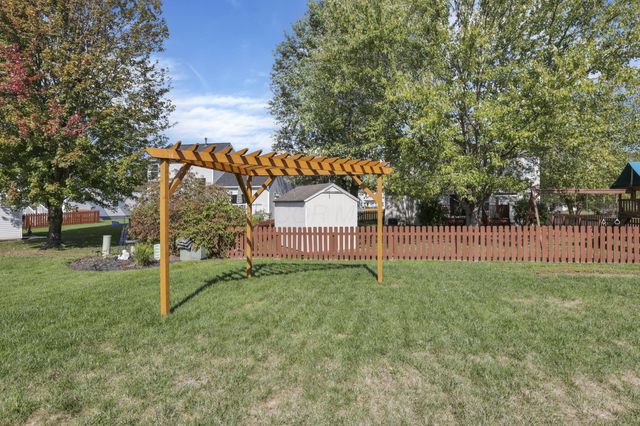 342 W Hunters Drive, Newark, OH 43055