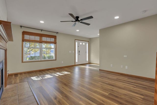 342 W Hunters Drive, Newark, OH 43055