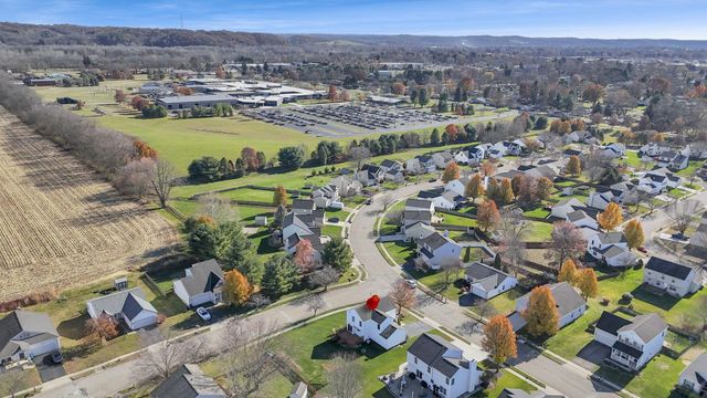 342 W Hunters Drive, Newark, OH 43055