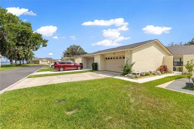 2226 CYPRESS COVE DRIVE 2226, Tavares, FL 32778