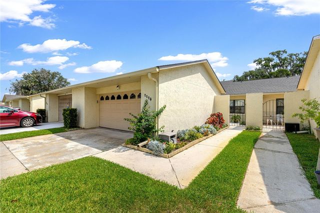 2226 CYPRESS COVE DRIVE 2226, Tavares, FL 32778