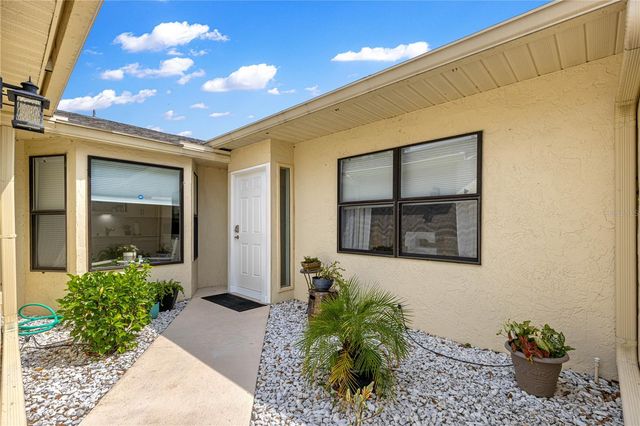 2226 CYPRESS COVE DRIVE 2226, Tavares, FL 32778