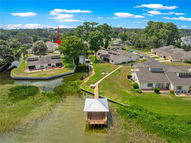 2226 CYPRESS COVE DRIVE 2226, Tavares, FL 32778