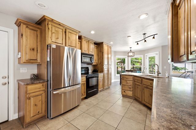 2819 S SILVER FOX LN, Saratoga Springs, UT 84045