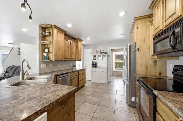 2819 S SILVER FOX LN, Saratoga Springs, UT 84045