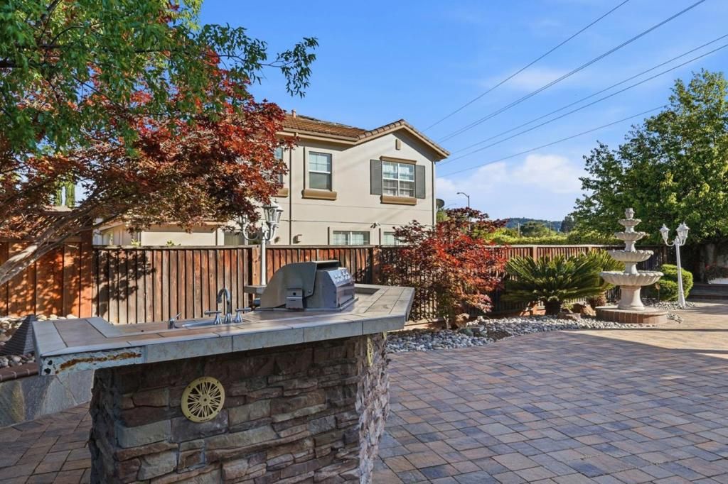 Image 28 of property listing at 15425 La Rocca Place, Morgan Hill, CA 95037