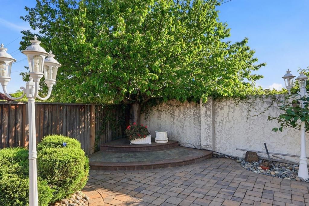 Image 29 of property listing at 15425 La Rocca Place, Morgan Hill, CA 95037