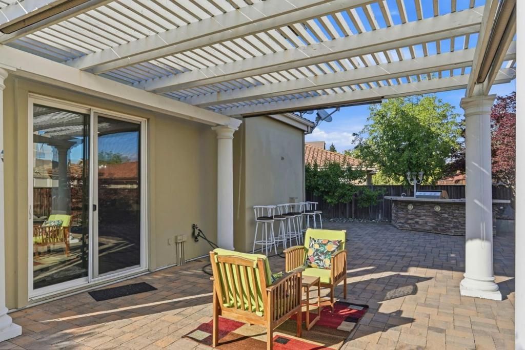 Image 30 of property listing at 15425 La Rocca Place, Morgan Hill, CA 95037