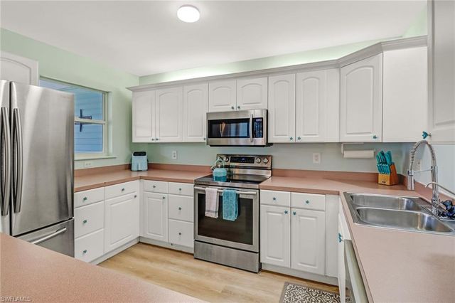 3659 Riviera CIR, Bonita Springs, FL 34134