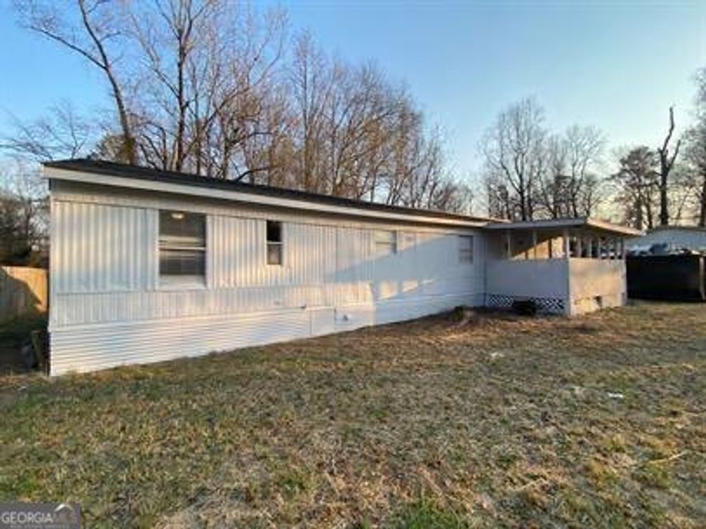 114 Skyland Drive E, Locust Grove, GA 30248