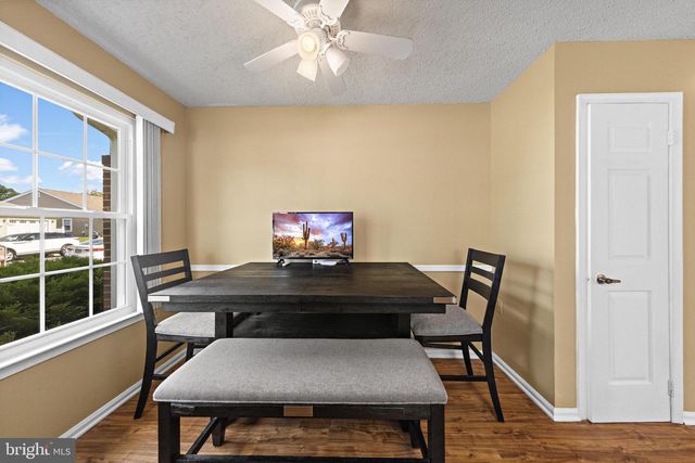 40 PINE OAK BLVD, Barnegat, NJ 08005