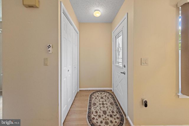 40 PINE OAK BLVD, Barnegat, NJ 08005