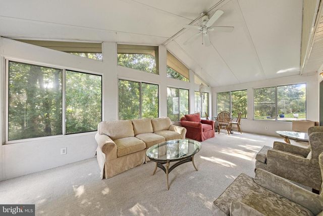 40 PINE OAK BLVD, Barnegat, NJ 08005