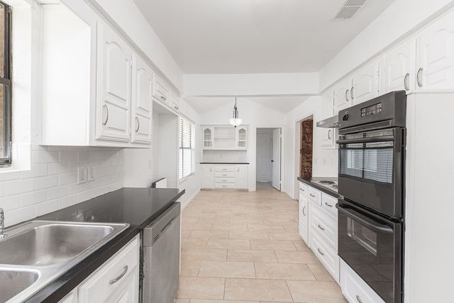 1720 Hearthstone Drive, Plano, TX 75023